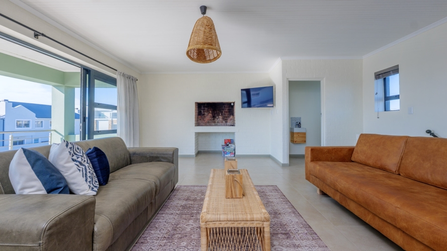 4 Bedroom Property for Sale in Struisbaai Western Cape